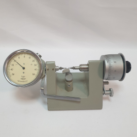 Микрометр настольный часового типа, модель 03100. СССР. Работу не проверяли